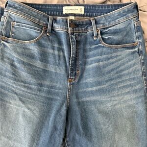 Abercrombie & Fitch Women's Light Blue Straight Leg Jeans